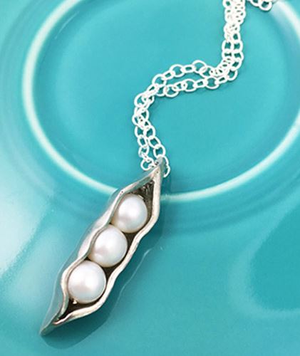 Mother's Necklace Peas in a Pod